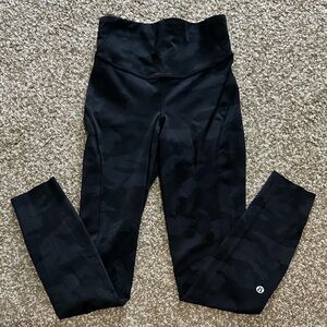 Lululemon Base Pace High-Rise Running
Tight 25" Camo